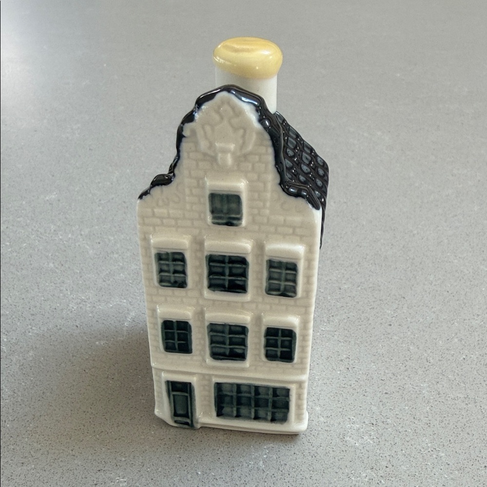 KLM Blue Delft Elegant Ceramic House Figurine - Black, White, and Yellow